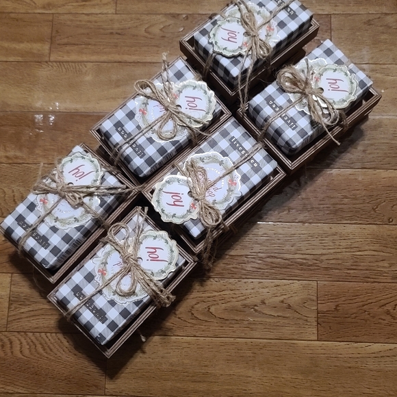 Holiday Soap & Soap Dish - Picture 3 of 3